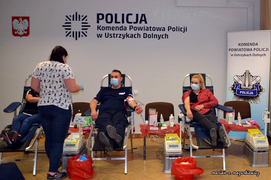 USTRZYKI DOLNE: Policjanci zorganizowali zbiórkę krwi w swojej komendzie - Zdjęcie główne