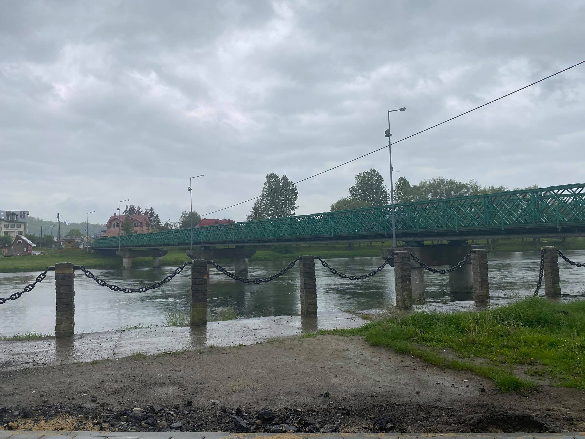 UWAGA! Wezbranie rzek z przekroczeniem stanów ostrzegawczych - Zdjęcie główne