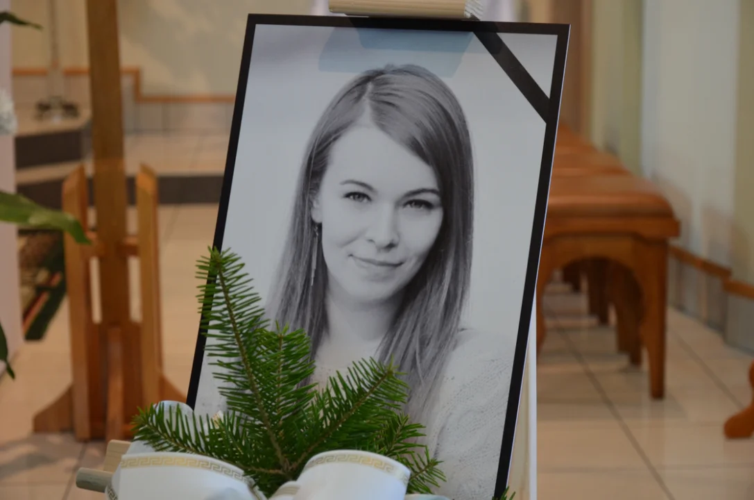 Teraz odeszłaś na Wieczną Służbę. Ceremonia pogrzebowa Druhny Dominiki z OSP Rymanów [ZDJĘCIA] - Zdjęcie główne