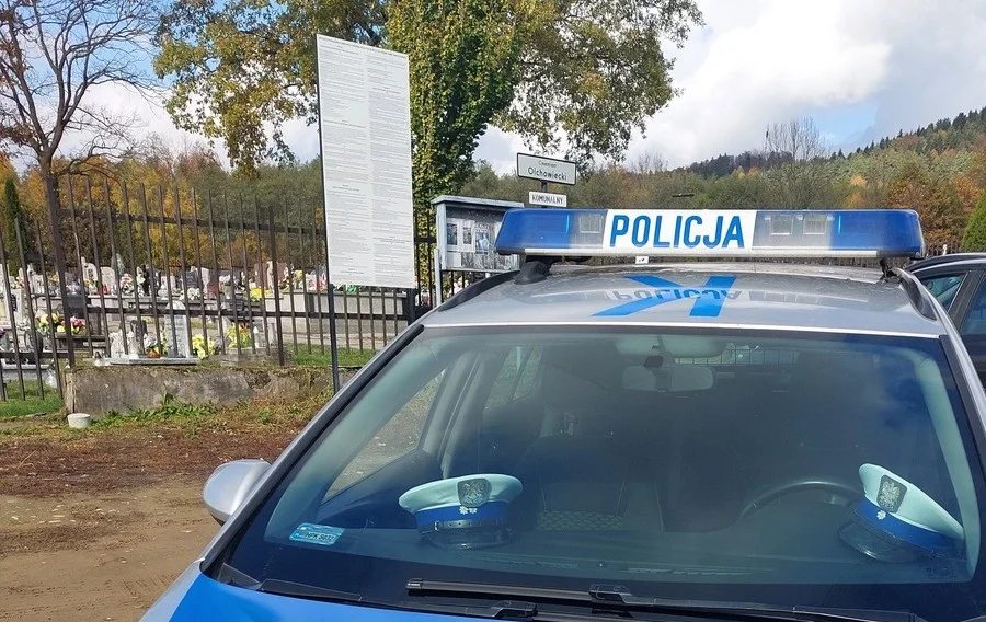 Podsumowanie policyjnych działań na terenie powiatu sanockiego w czasie Wszystkich Świętych - Zdjęcie główne