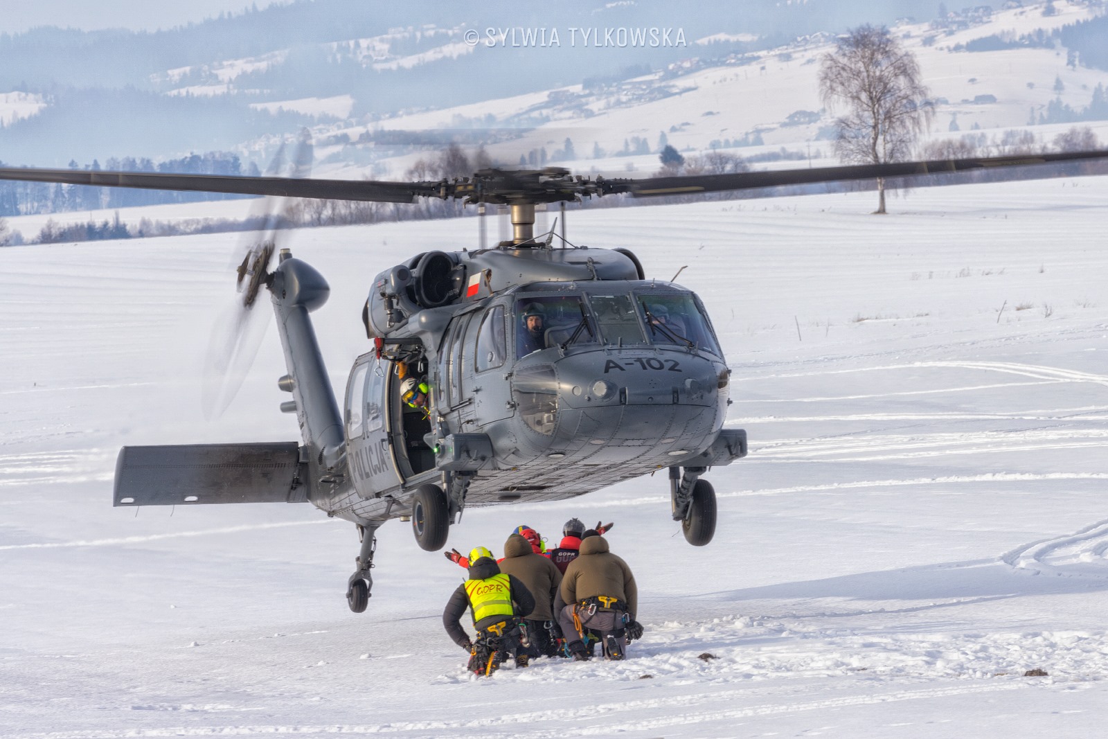 GOPR szkoli się na śmigłowcowu Sikorsky S-70 I Blackhawk [ZDJĘCIA+VIEDO] - Zdjęcie główne