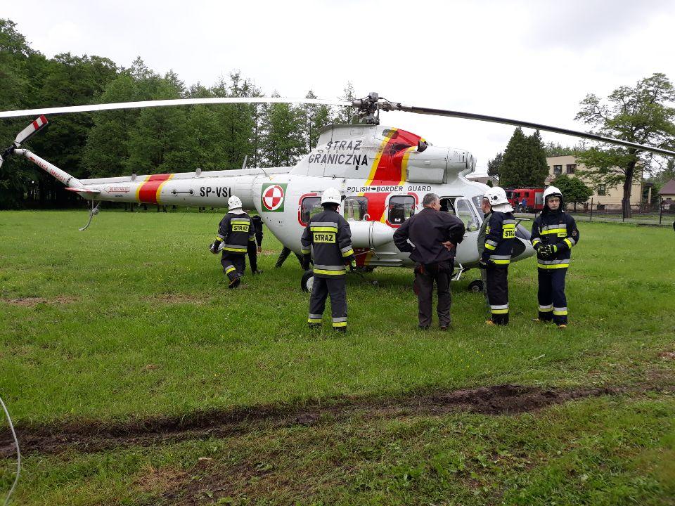 W akcji przeciwpowodziowej uczestniczył śmigłowiec PZL Kania Straży Granicznej [ZDJĘCIA] - Zdjęcie główne