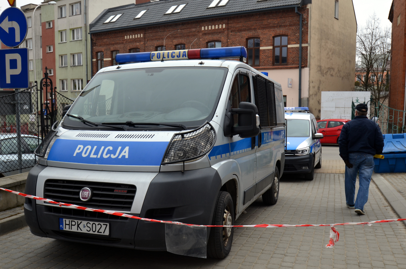 pikieta mieszkańców wsi przed sesją Rady Miasta Sanoka