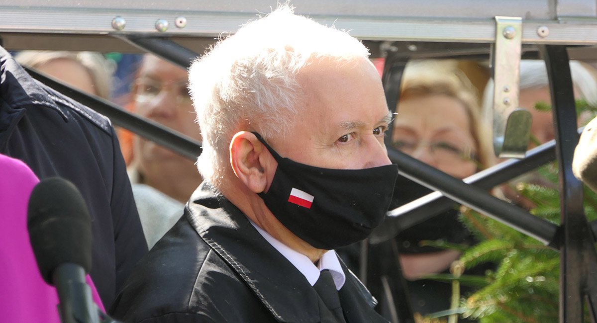 Jarosław Kaczyński obiecał posłom podwyżki - Zdjęcie główne