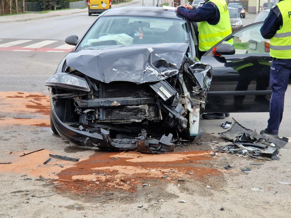 Wypadek na ul. Krakowskiej w Sanoku. Cztery osoby w szpitalu [ZDJĘCIA] - Zdjęcie główne