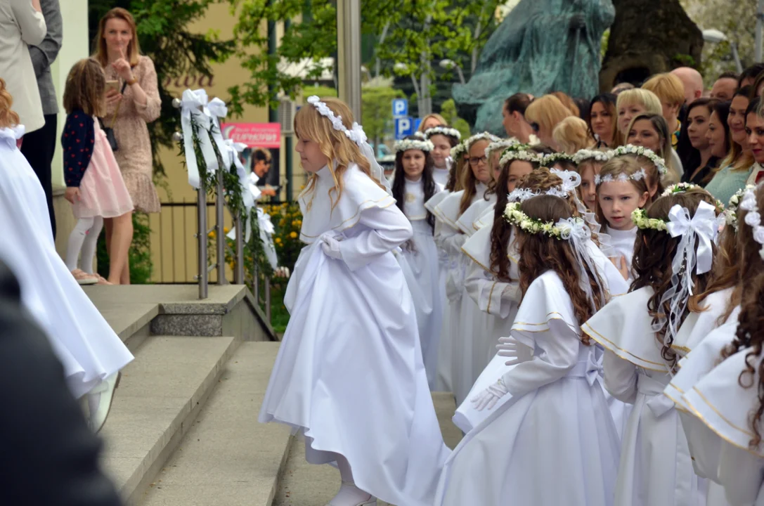 I Komunia Święta w parafii pw. Przemienienia Pańskiego w Sanoku [ZDJĘCIA cz. 3] - Zdjęcie główne