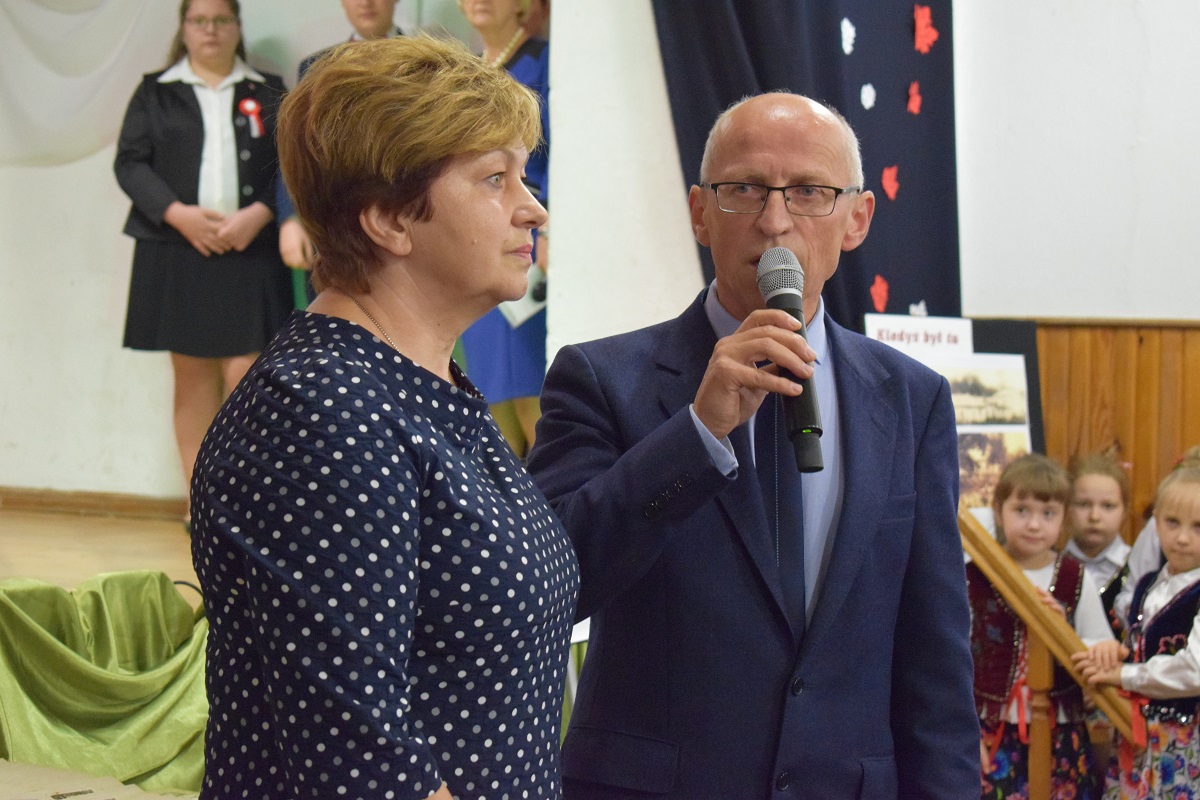 GMINA ZARSZYN: Przez stulecie pod wspólnym niebem. Stowarzyszenie Inicjatywa podsumowało swój projekt FOTO - Zdjęcie główne