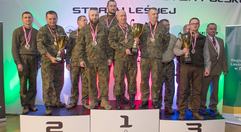 Strażnicy leśni na podium - Zdjęcie główne