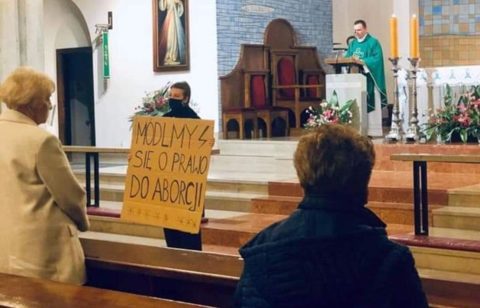 Zwolennicy aborcji kontra kościół! Światopoglądowa wojna! [FOTO, VIDEO] - Zdjęcie główne