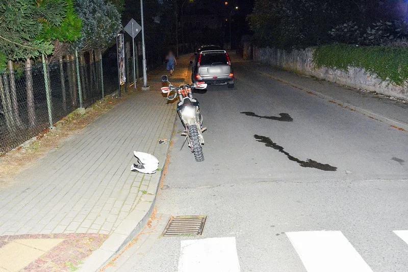 Nieudzielenie pierwszeństwa przyczyną zderzenia motocyklisty z samochodem osobowym - Zdjęcie główne