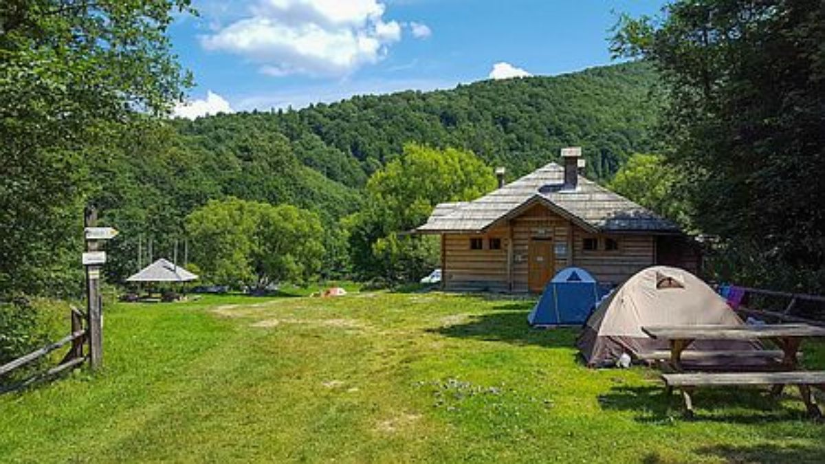  BIESZCZADY: Otwarcie pola namiotowego w Bereżkach - Zdjęcie główne