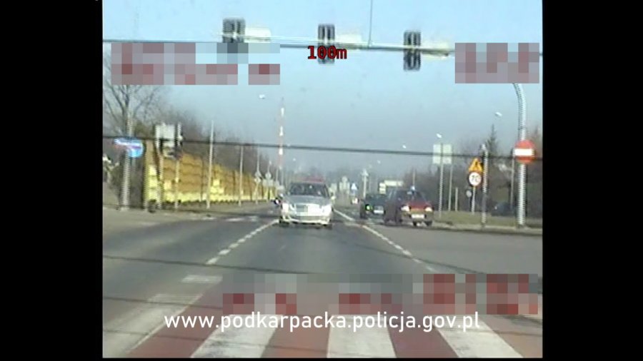 Policja zatrzymała pirata drogowego. Okazało się że pędził z rodzącą kobietą! [WIDEO] - Zdjęcie główne