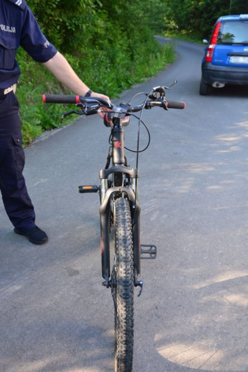 Zderzenie dwóch rowerzystów. 11-latek trafił do szpitala - Zdjęcie główne