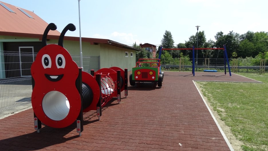W Besku rozbudowano plac zabaw dla dzieci [ZDJĘCIA] - Zdjęcie główne