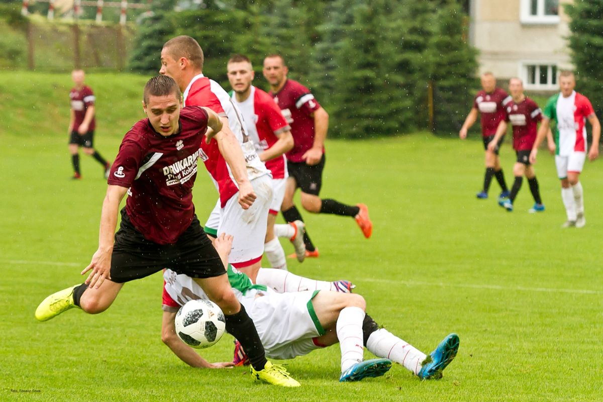 Derby Cosmos Nowotaniec- Bukowianka Bukowsko [ZDJĘCIA] - Zdjęcie główne