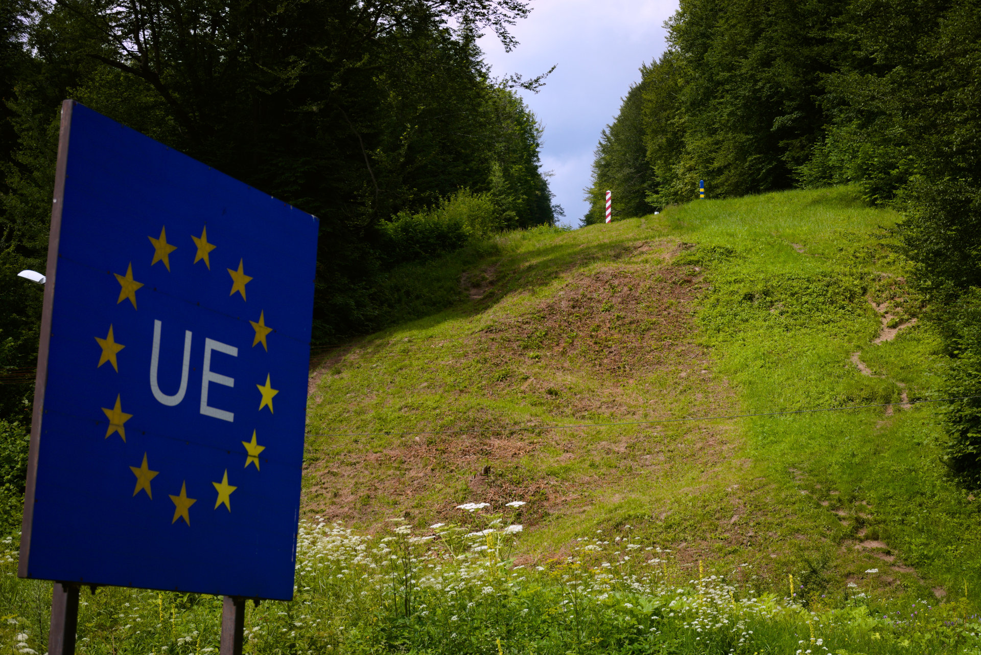Bieszczady. Nielegalne przejście przez granicę do UE  - Zdjęcie główne