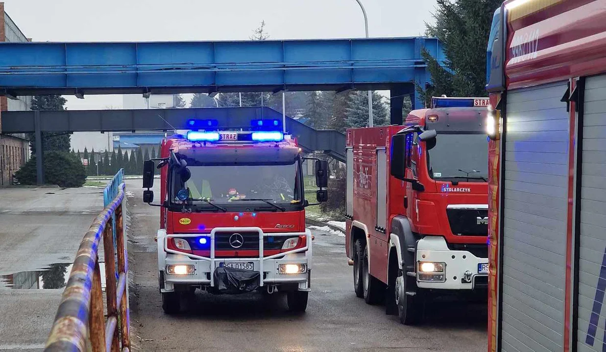 Pożar maszyny na hali produkcyjnej dużego zakładu w Sanoku - Zdjęcie główne