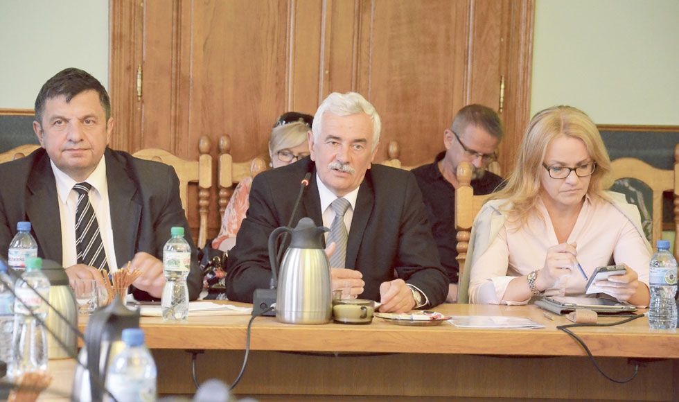 Radni powiatu sanockiego uchwalili budżet na 2018 rok - Zdjęcie główne