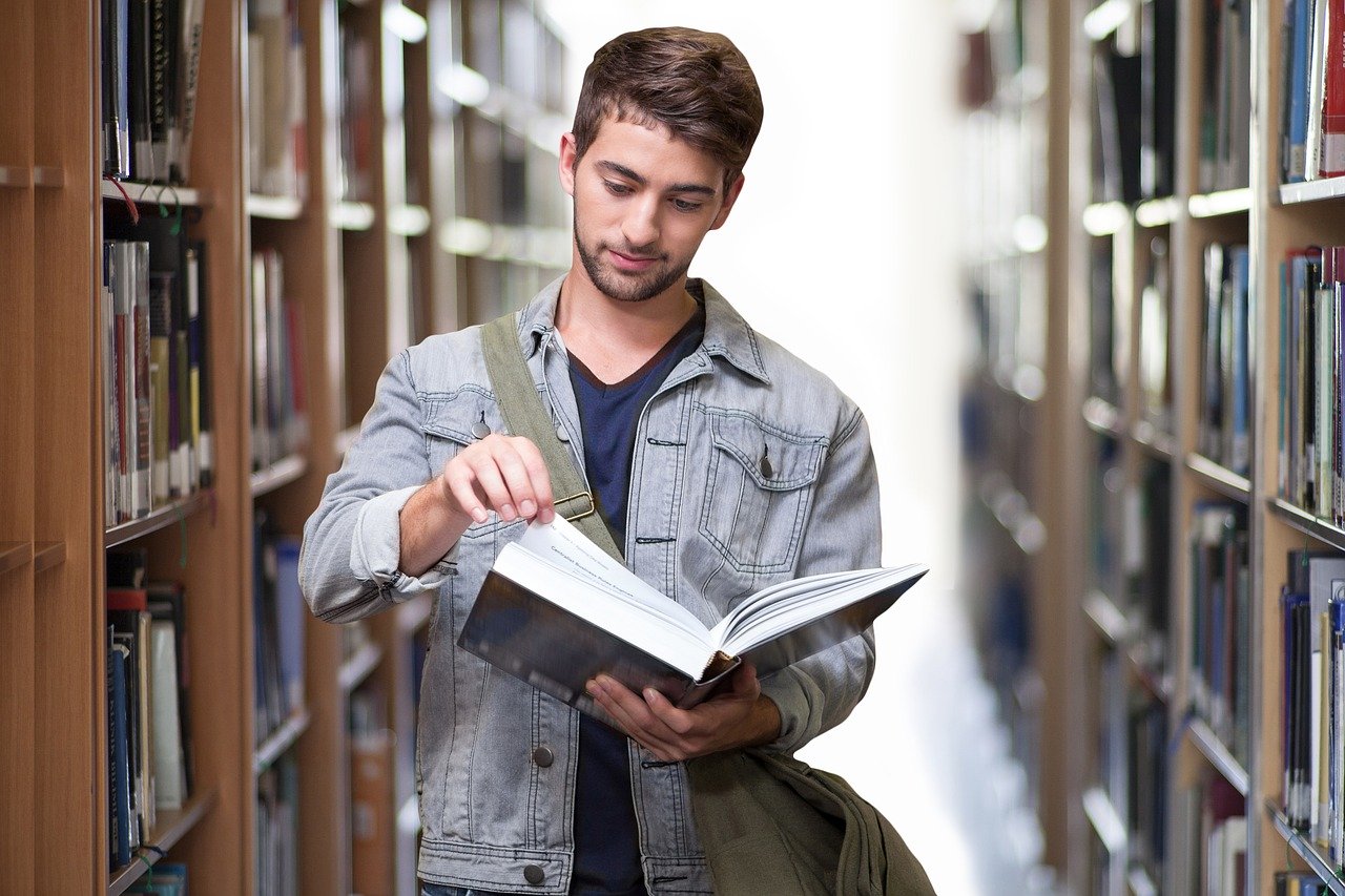 Stypendium dla studentów za kreatywność - Akcja społeczna #TylkoNaLegalu - Zdjęcie główne