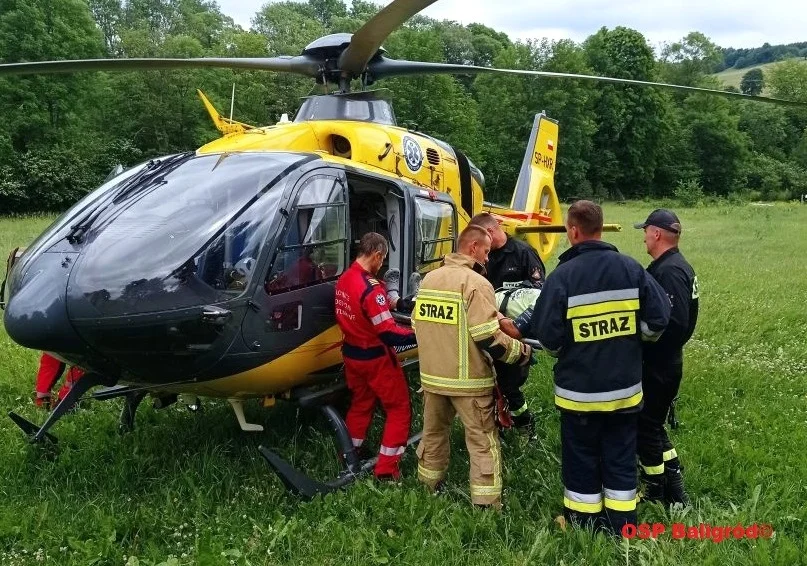 Bieszczady. Mężczyzna miał objawy zawału, pomogli mu Druhowie z OSP Baligród [ZDJĘCIA] - Zdjęcie główne