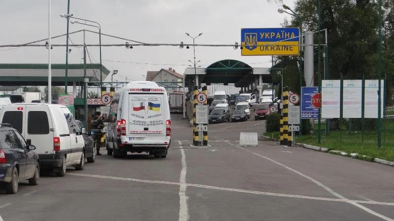 Ogromne kolejki na Polsko-Ukraińskiej granicy: 150 km i czekanie do 115 godzin - Zdjęcie główne