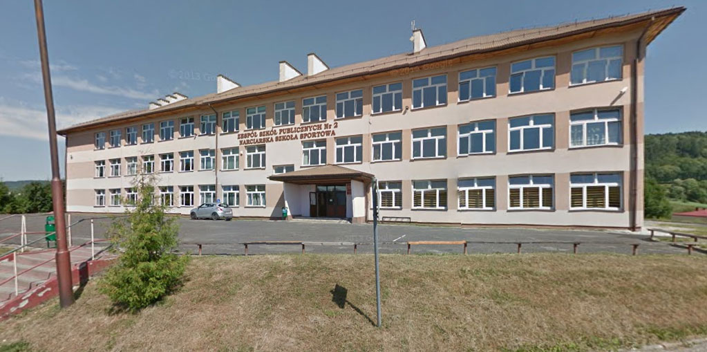 Szkoła Podstawowa Nr 2 Czarna Białostocka Szkoła Podstawowa nr 2 w Ustrzykach Dolnych zamknięta z powodu koronawirusa! - Sanok, Bieszczady