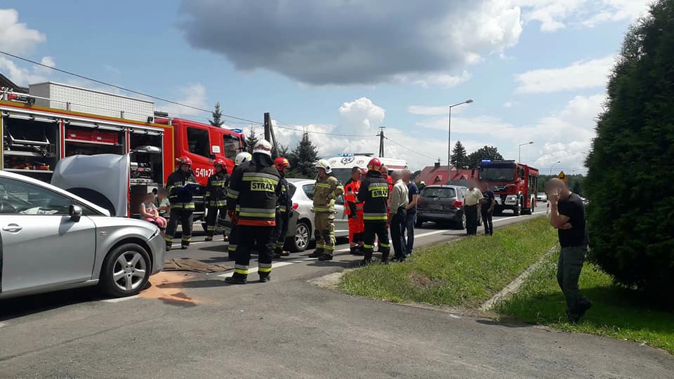 ZAGÓRZ: Zdarzenie Drogowe z udziałem 3 samochodów  - Zdjęcie główne