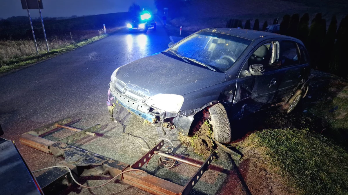 Policjant z Sanoka podejrzany o jazdę po alkoholu: Kolizja i ucieczka z miejsca zdarzenia - Zdjęcie główne