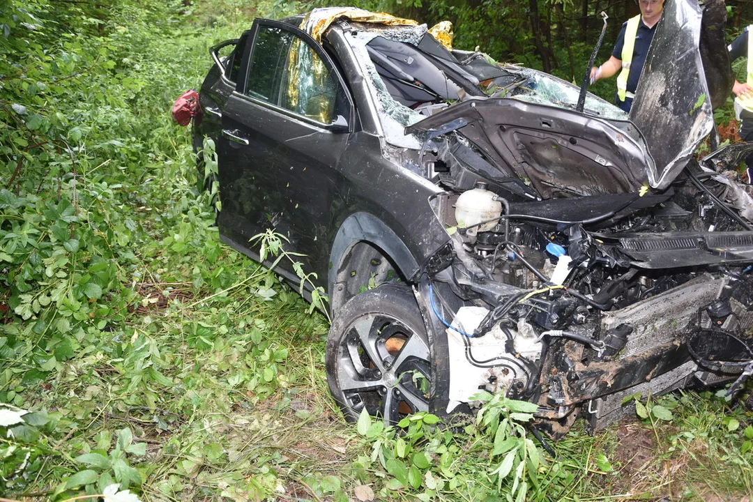 Tragiczny wypadek w Szczerbanówce: 49-letni mężczyzna poniósł śmierć na miejscu - Zdjęcie główne