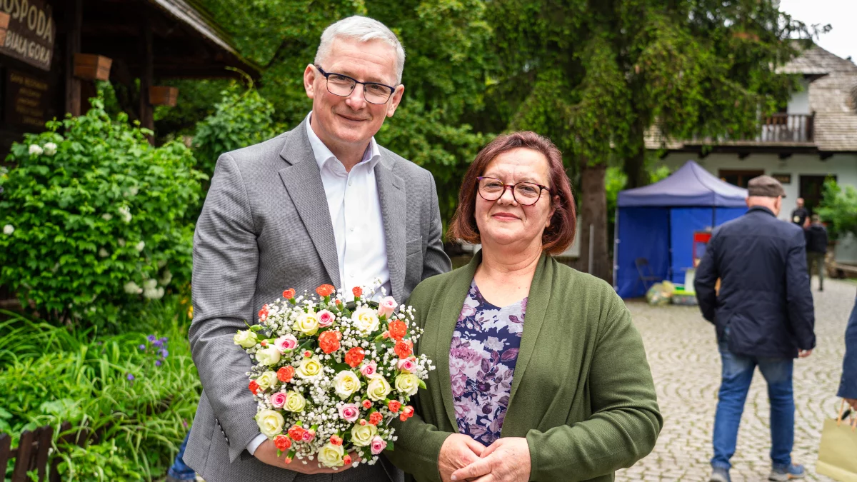Rodzinny Piknik Charytatywny w Sanockim Skansenie z okazji Dnia Matki - Zdjęcie główne
