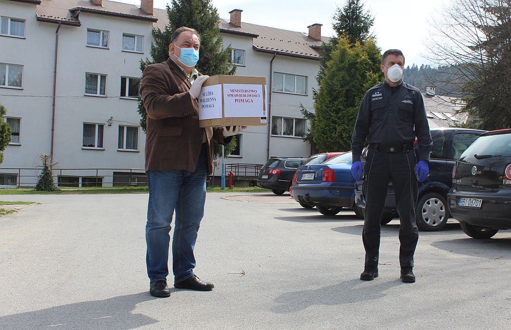 Olszanica pomaga! Maseczki trafiły do Domu Pomocy Społecznej w Moczarach - Zdjęcie główne