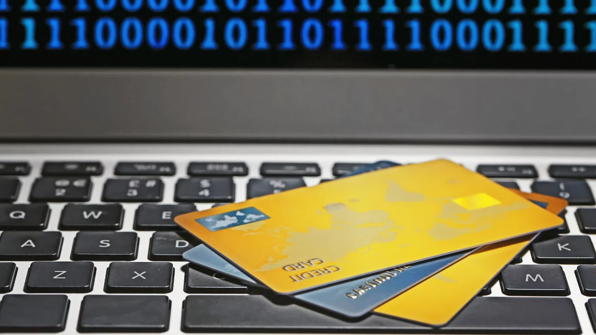 Uważaj na fałszywe oferty w sklepach internetowych - policja apeluje - Zdjęcie główne