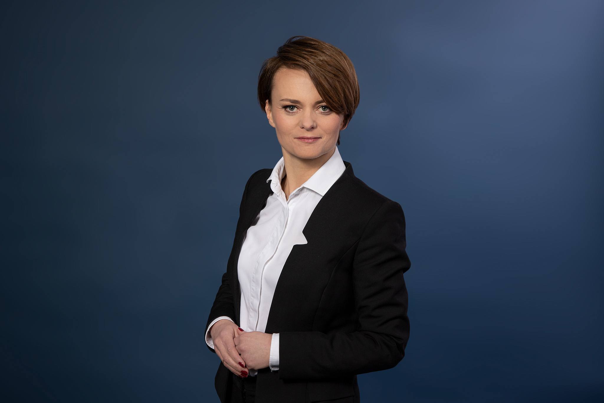 Emilewicz: pierwsza ewaluacja łagodzenia obostrzeń w kolejny piątek - Zdjęcie główne