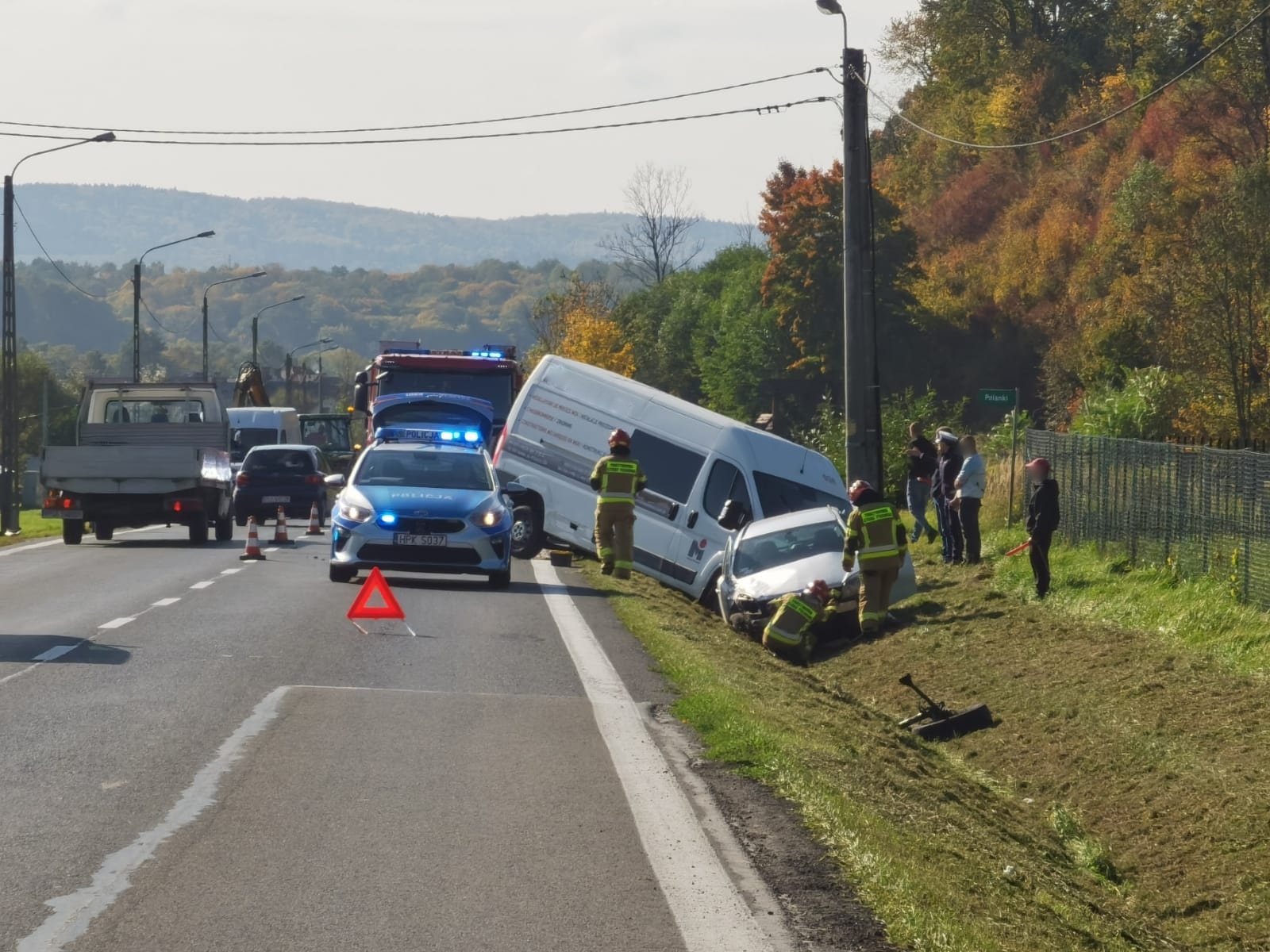 BYKOWCE: Kolizja busa z samochodem osobowym [ZDJĘCIA+WIDEO] - Zdjęcie główne