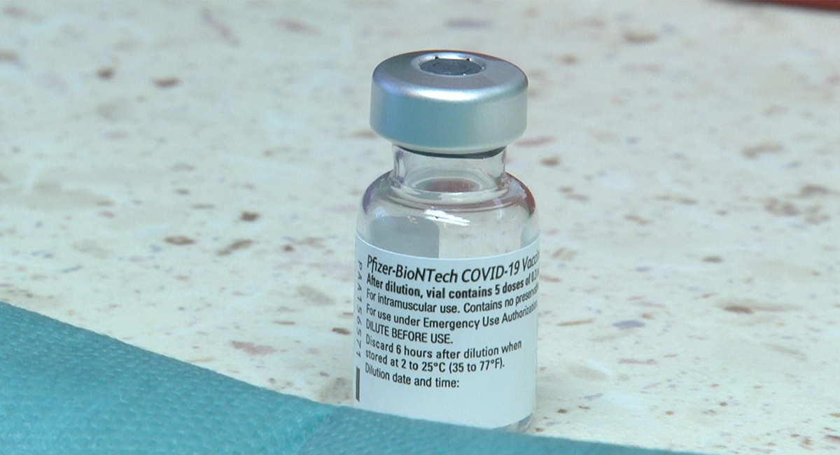 Od dzisiaj 52-latkowie mogą zapisać się na szczepienia przeciw COVID-19 - Zdjęcie główne