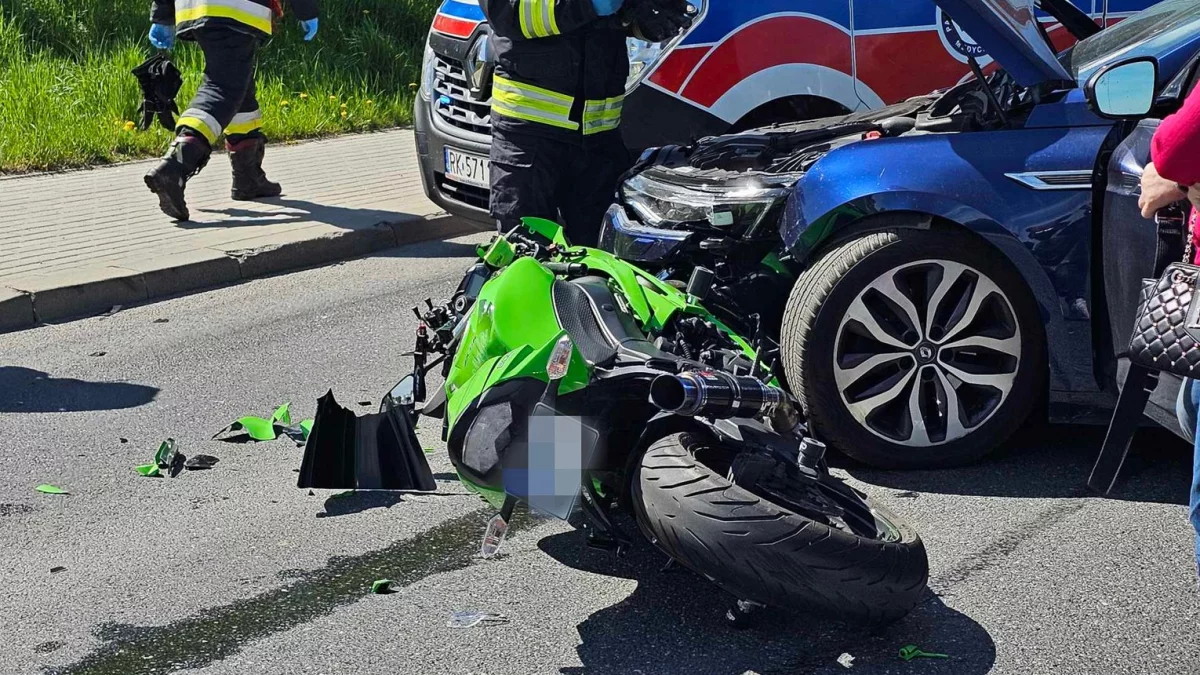 Wypadek na DK19. Zderzenie motocyklistki z samochodem w Miejscu Piastowym - Zdjęcie główne