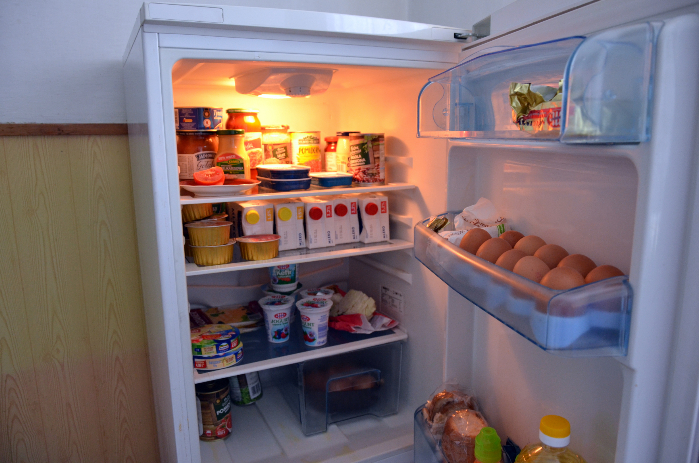 Lodówkę Pani Ludwiki zapełniliśmy po brzegi produktami zakupionymi przez naszą Redakcję i przez Pana Krzysztofa