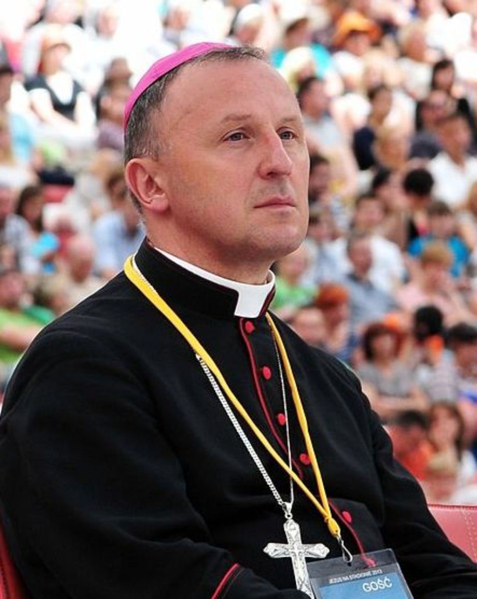 Biskup Solarczyk prosi młodzież o odpowiedzialność za życie i zdrowie innych - Zdjęcie główne