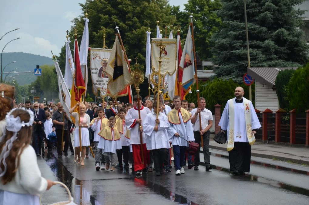 Boże Ciało - uroczysta procesja ulicami miasta [ZDJĘCIA] - Zdjęcie główne