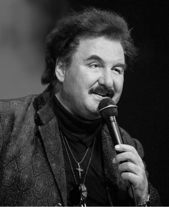 Krzysztof January Krawczyk (ur. 8 września 1946 w Katowicach, zm. 5 kwietnia 2021 w Łodzi) – polski wokalista obdarzony barytonowym głosem, gitarzysta i kompozytor.