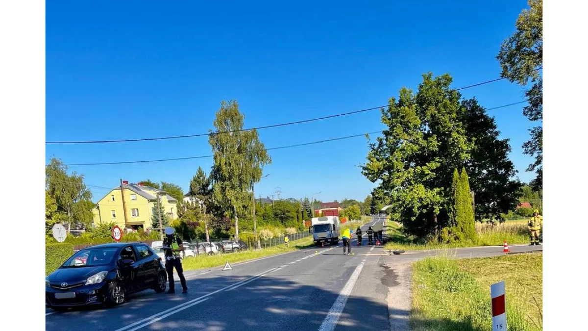 Zdarzenie drogowe w Humniskach: Motocyklista trafił do szpitala, kierowca nissana oddalił się z miejsca - Zdjęcie główne