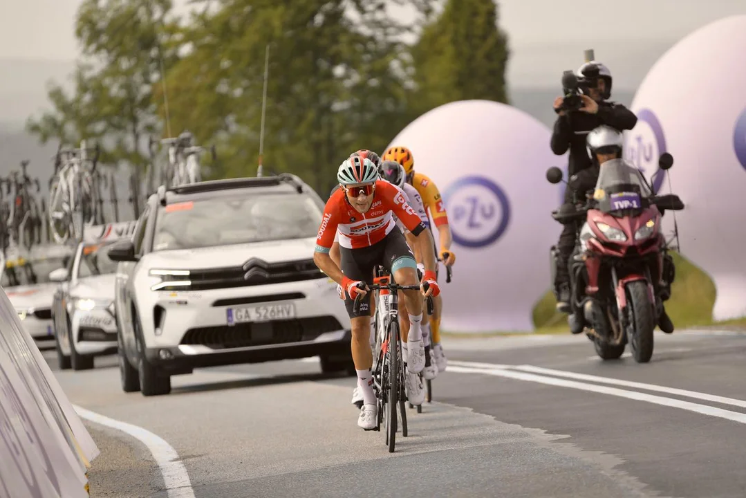 Ależ emocje na trasie czwartego etapu Tour de Pologne z Leska do Sanoka.
