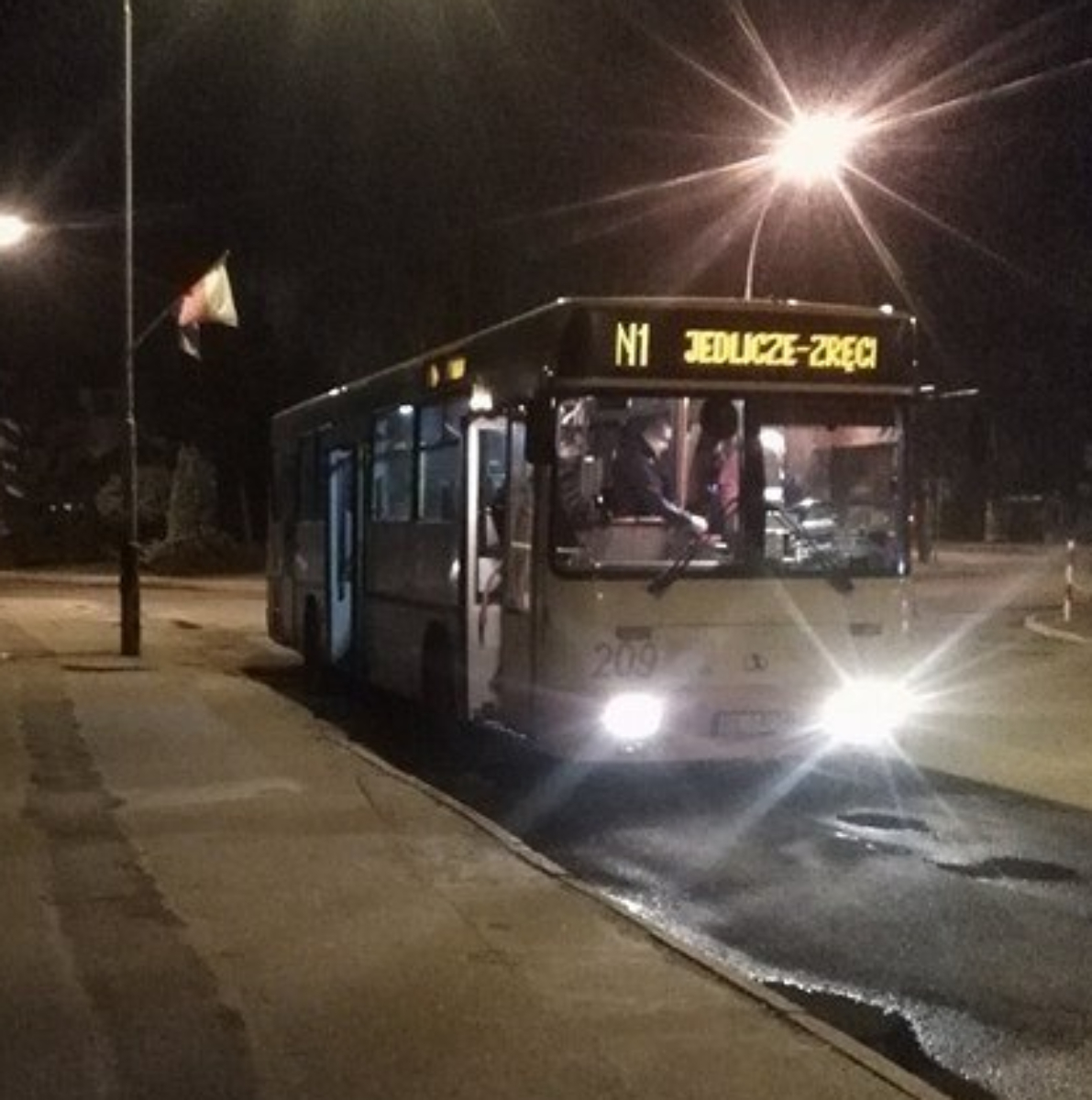 KROSNO. Nietrzeźwy kierowca autobusu uderzył w samochód - Zdjęcie główne