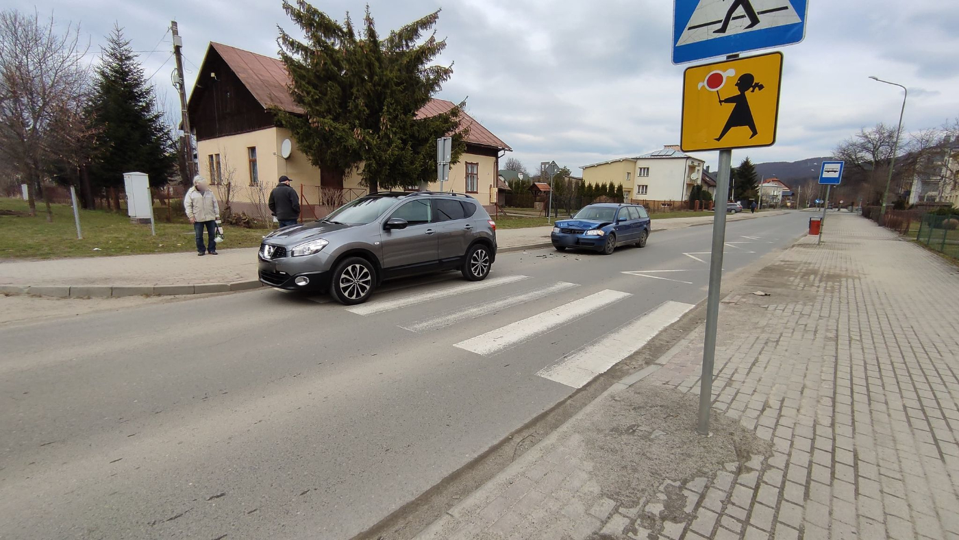 Zderzenie przed przejściem dla pieszych