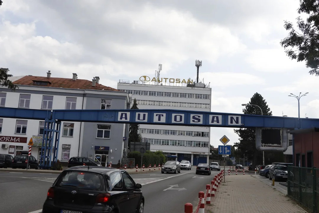 Zarząd Autosanu dogadał się z pracownikami. Będą podwyżki płac z wyrównaniem! - Zdjęcie główne