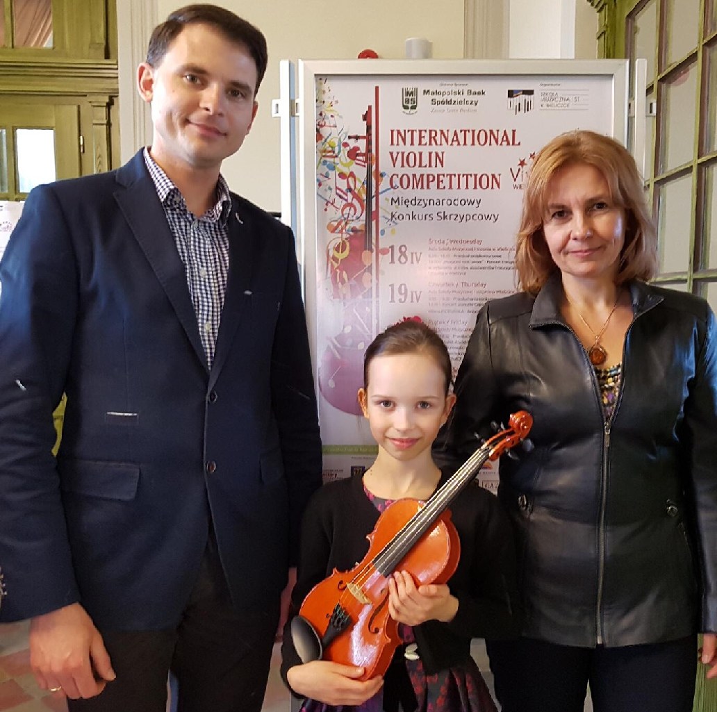 Emilka, która kocha skrzypce - Zdjęcie główne