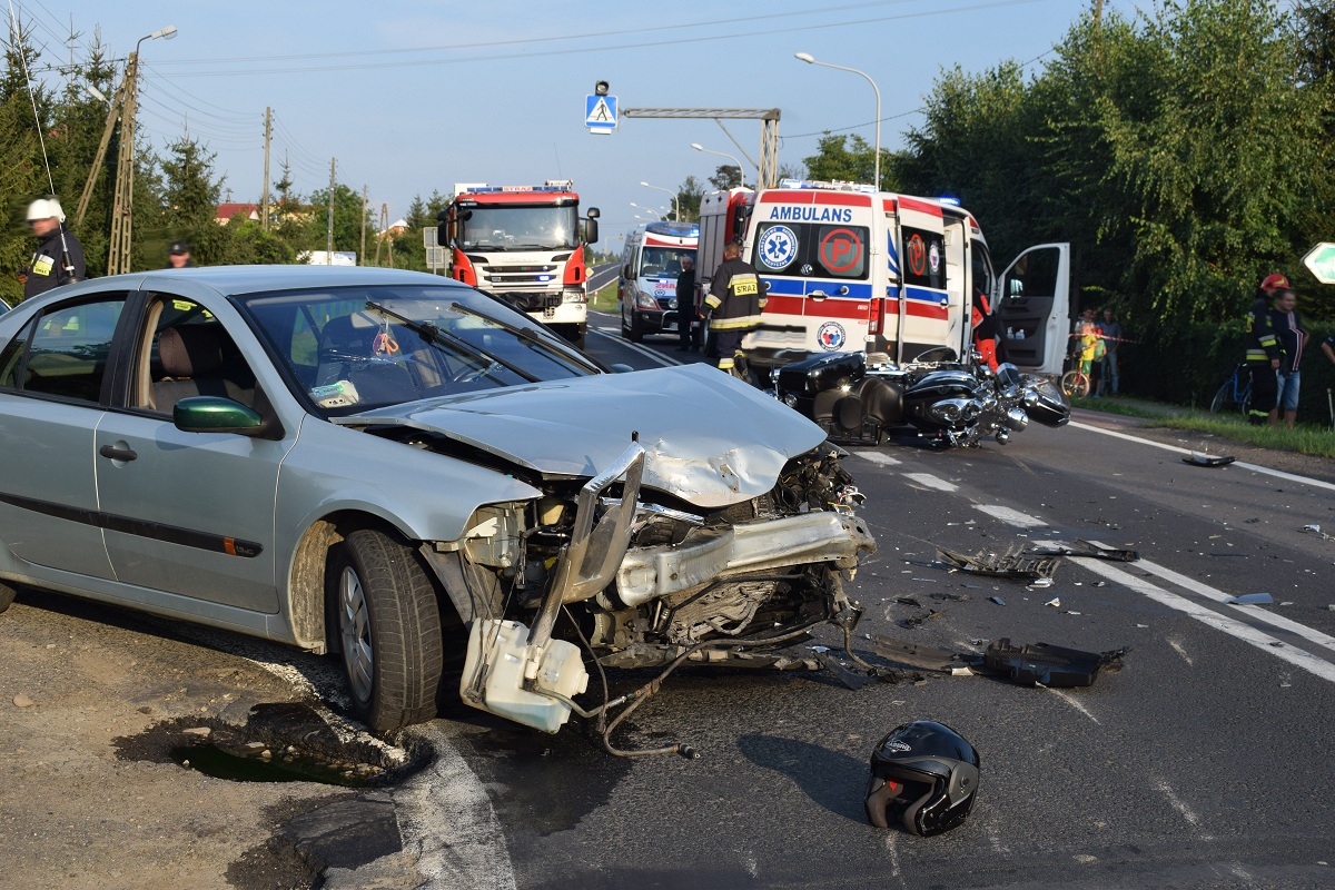 Z OSTATNIEJ CHWILI: Wypadek z udziałem motocyklistów w Długiem. Dwie ofiary śmiertelne FOTO - Zdjęcie główne