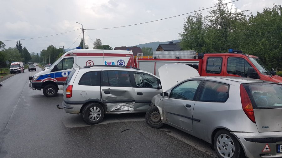 Kolizja w miejscowości Jałowe. W jednym z pojazdów było 3 - letnie dziecko - Zdjęcie główne