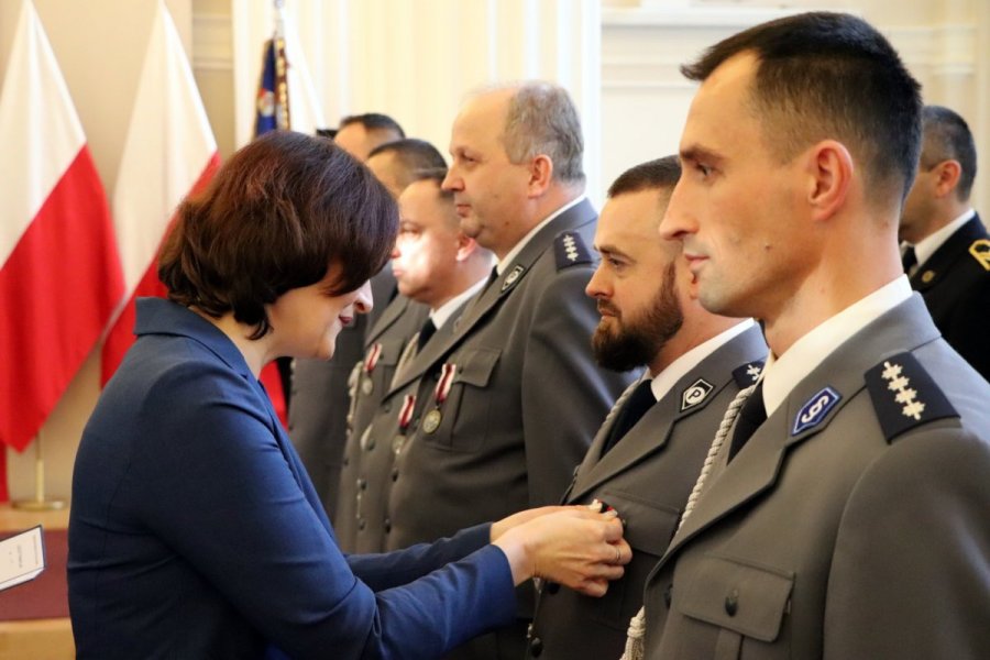 Wręczono wyróżnienia dla podkarpackich policjantów i strażaków - Zdjęcie główne