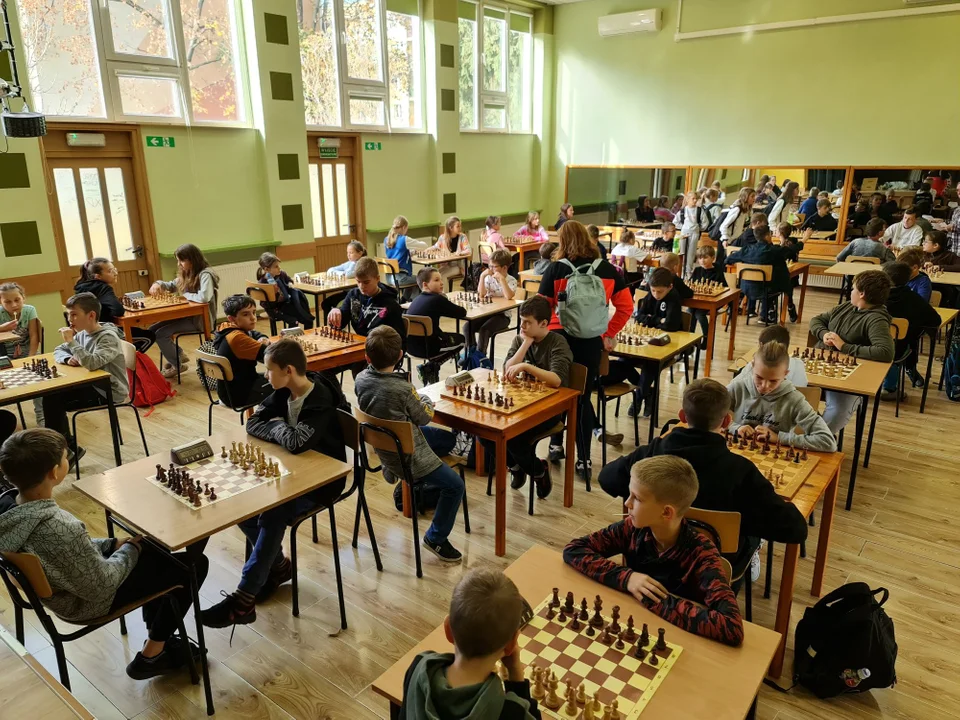 Powiatowe zawody szachowe. Radomyśl Wielki ma najlepszych szachistów - Zdjęcie główne